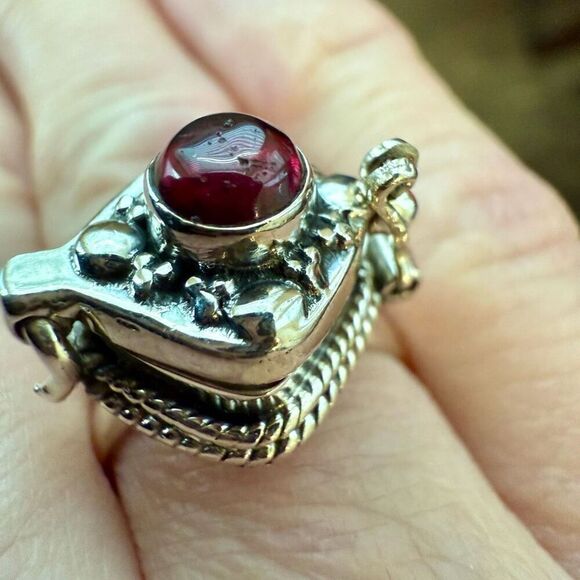 Round Cut Red Garnet Gemstone Poison Locket Box Ring Boho Sterling Silver New - Picture 4 of 4